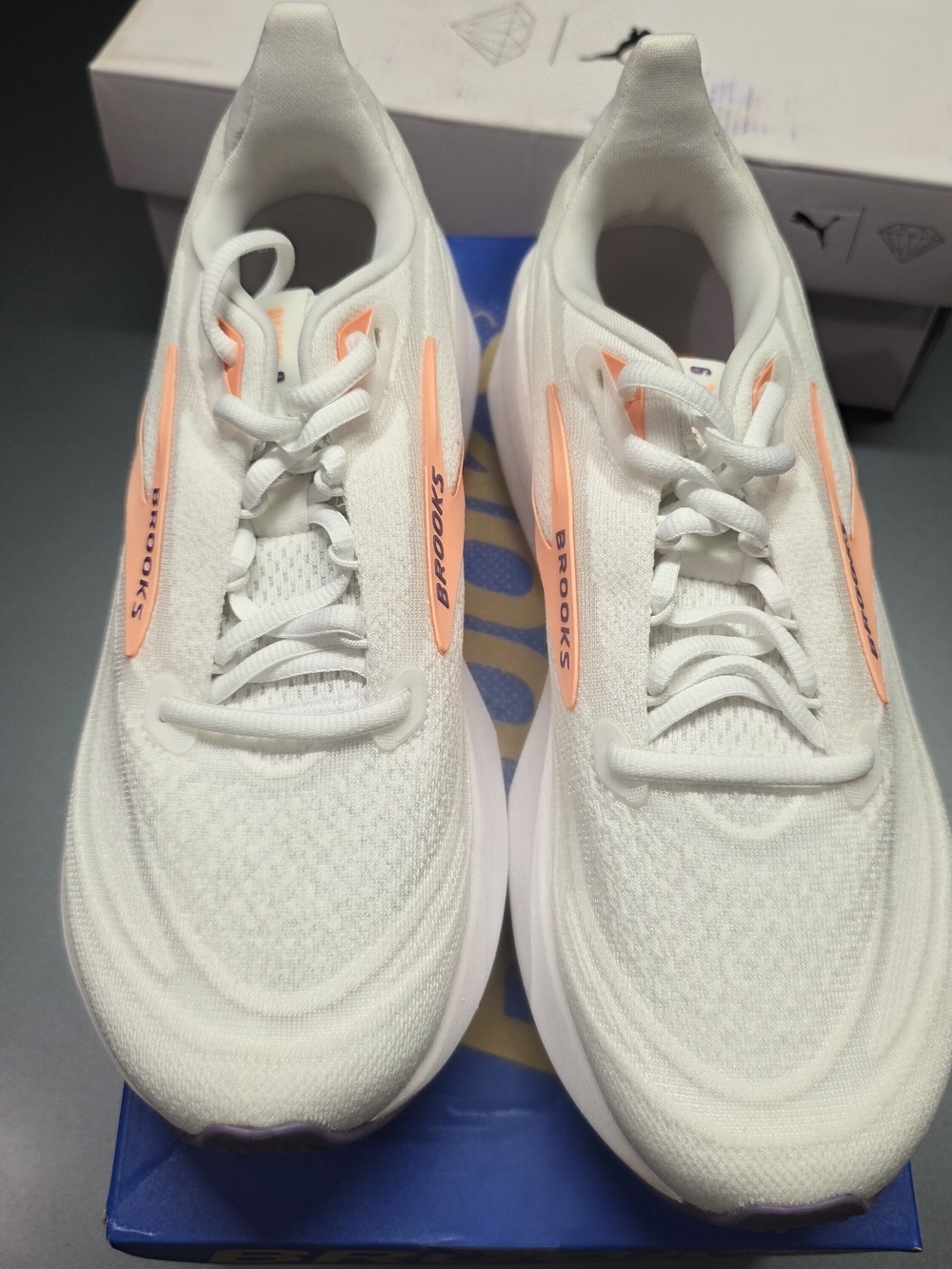 Size 8W -Brooks Women's Revel 9 - Picture 1 of 8
